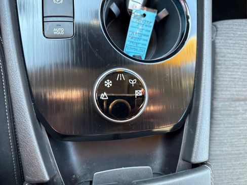 Used 2021 Nissan Rogue SV image 32