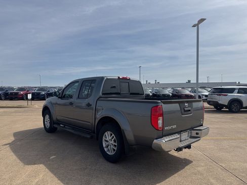 Used 2017 Nissan Frontier SV image 17