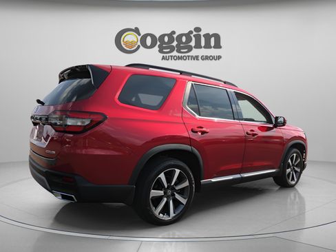 Used 2024 Honda Pilot Touring image 6