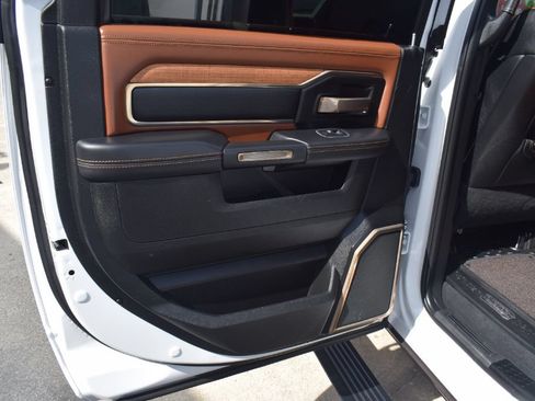 Used 2022 RAM 3500 Limited AWD/4WD image 12