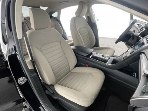 Used 2022 Ford Escape SE w/ SE Sport Appearance Package image 46