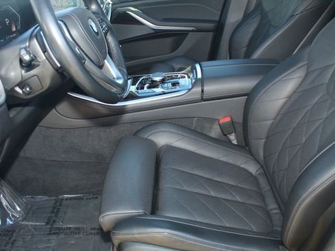 Used 2025 BMW X5 xDrive50e image 22