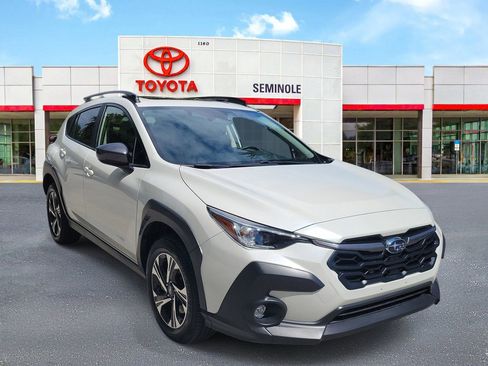Used 2025 Subaru Crosstrek 2.0i Premium AWD/4WD image 2