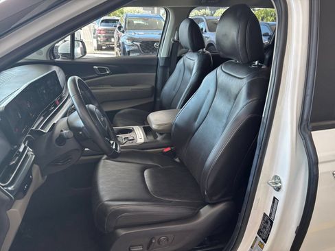 Used 2026 Kia Carnival FWD image 38