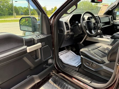 Used 2018 Ford F150 Lariat w/ Equipment Group 502A Luxury AWD/4WD image 7