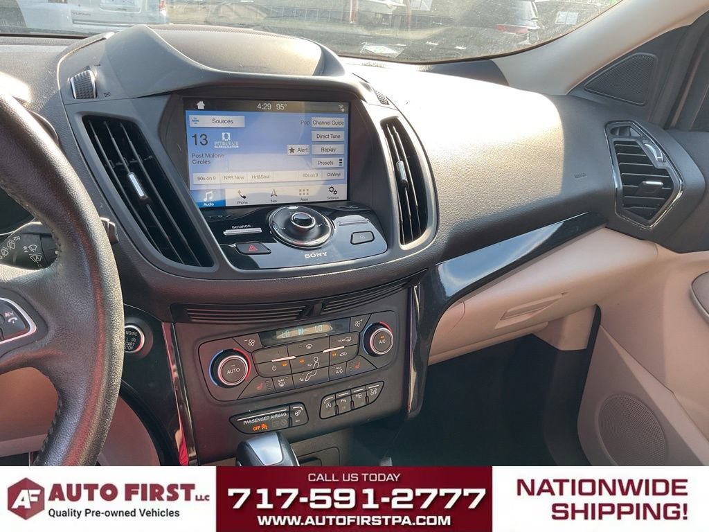 Used 2019 Ford Escape Titanium AWD/4WD image 22
