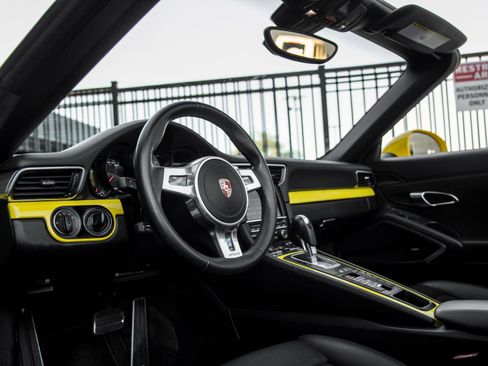 Used 2013 Porsche 911 Carrera S image 4