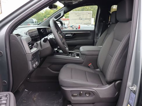 New 2026 Chevrolet Suburban LS w/ LPO, Dark Essentials Package image 4