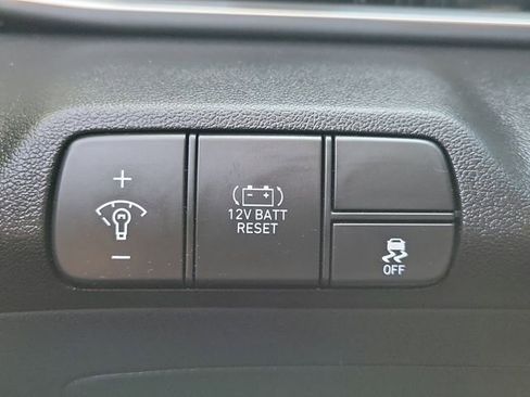 Certified 2025 Hyundai Elantra Blue image 16