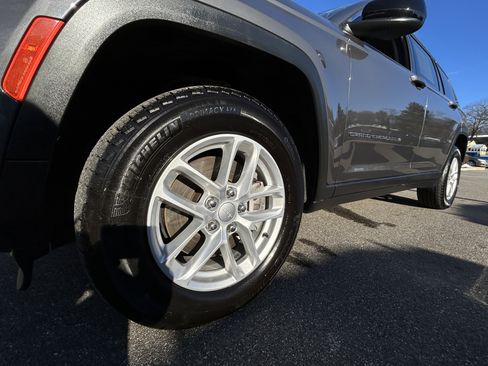 Used 2023 Jeep Grand Cherokee L Laredo w/ Luxury Tech Group I image 20