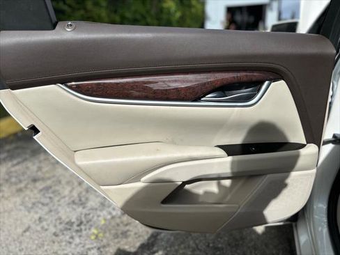 Used 2017 Cadillac XTS Luxury w/ Driver Awareness Package image 13