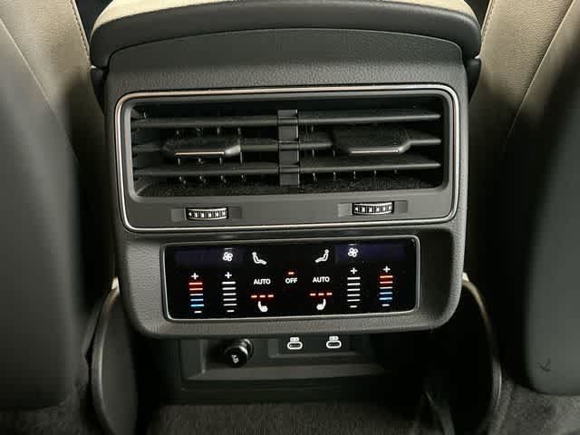 Used 2022 Audi Q8 Prestige AWD/4WD image 21