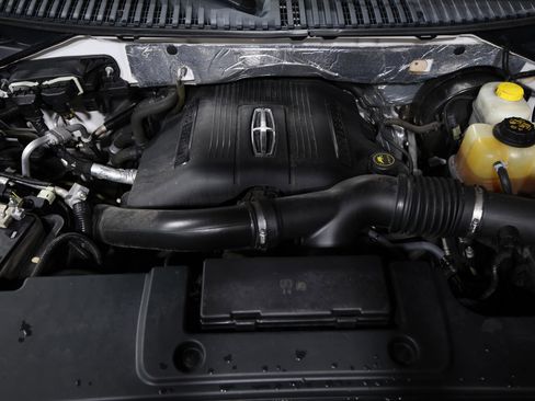 Used 2017 Lincoln Navigator Select image 29