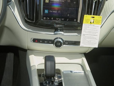 New 2025 Volvo XC60 B5 Plus w/ Protection Package Premier image 25