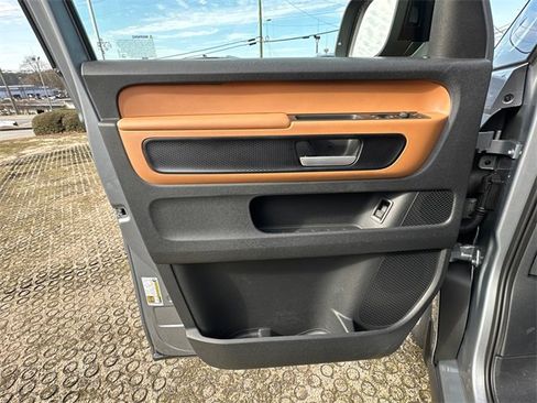 New 2025 Volkswagen ID. Buzz Pro S image 10