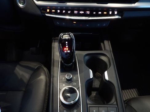 Used 2024 Cadillac XT4 Premium Luxury image 11