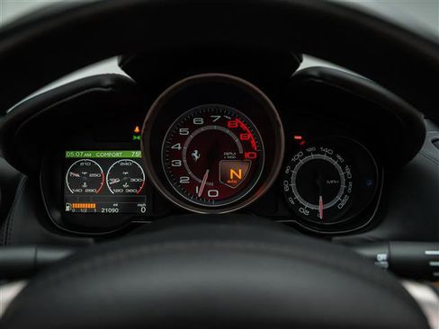 Used 2011 Ferrari California image 34