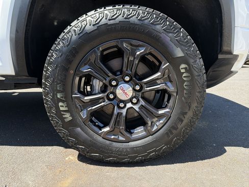 Used 2023 GMC Canyon Elevation w/ Convenience Package image 13