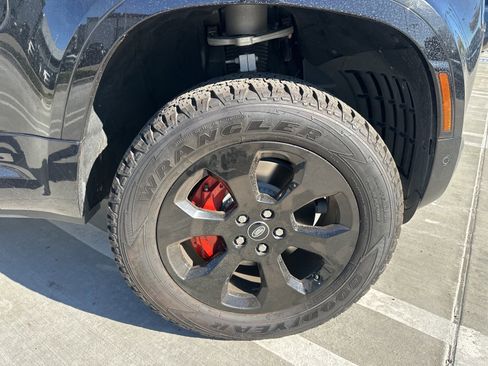 Used 2020 Land Rover Defender 110 X image 14