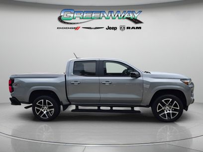 Used 2024 Chevrolet Colorado Z71 w/ Z71 Convenience Package 2