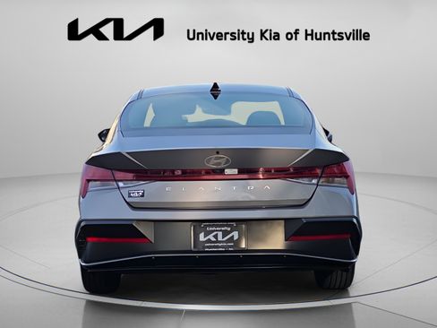 Used 2025 Hyundai Elantra SEL FWD image 6