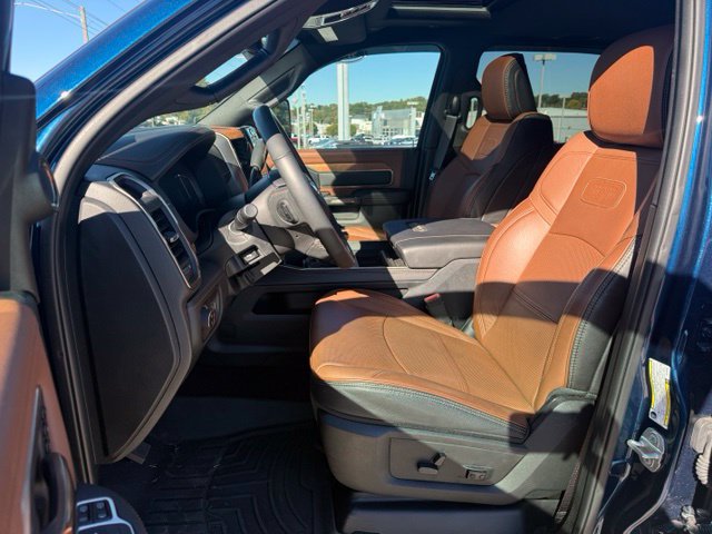 Used 2024 RAM 3500 Limited AWD/4WD image 22