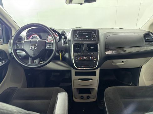 Used 2016 Dodge Grand Caravan American Value Package FWD image 20