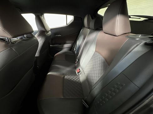 Used 2019 Toyota C-HR Limited FWD image 23