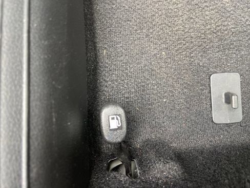 Used 2025 Hyundai Venue SEL FWD image 46