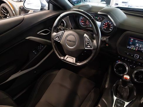 Used 2023 Chevrolet Camaro LT RWD image 9