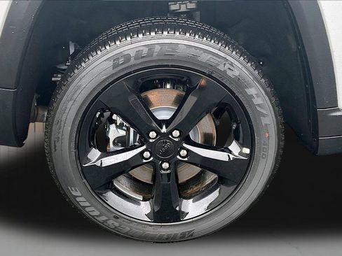 New 2025 Jeep Grand Cherokee L Altitude image 36