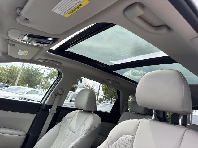 Used 2022 Kia Sorento EX w/ Panoramic Sunroof Package FWD image 22