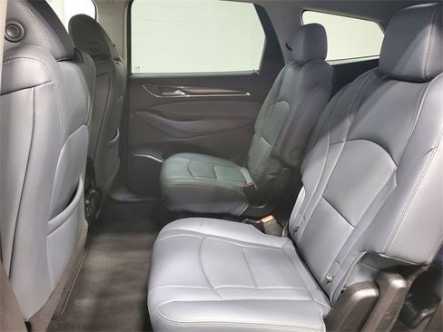 Used 2020 Buick Enclave Essence image 11