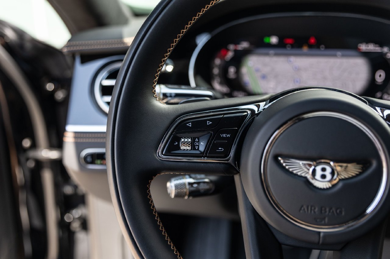 Certified 2025 Bentley Flying Spur Plug-In Hybrid AWD/4WD image 30
