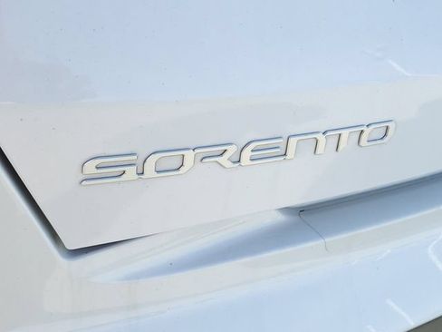 Certified 2023 Kia Sorento SX AWD/4WD image 5