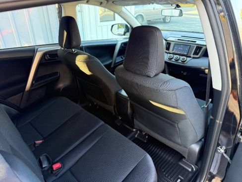 Used 2015 Toyota RAV4 LE image 7