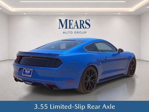 Used 2017 Ford Mustang GT RWD image 6