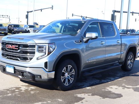 Certified 2023 GMC Sierra 1500 SLT w/ SLT Convenience Package image 3