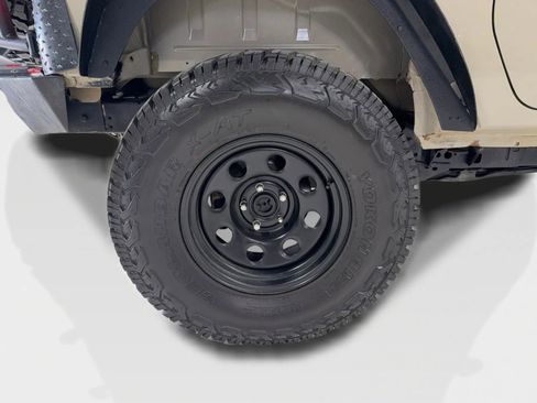 Used 2018 Jeep Wrangler Rubicon w/ Power Convenience Group image 42