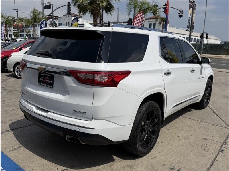 Used 2020 Chevrolet Traverse Premier FWD image 6