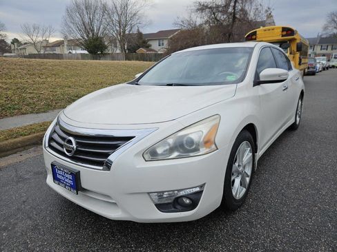 Used 2014 Nissan Altima 2.5 SL w/ Technology Package image 3