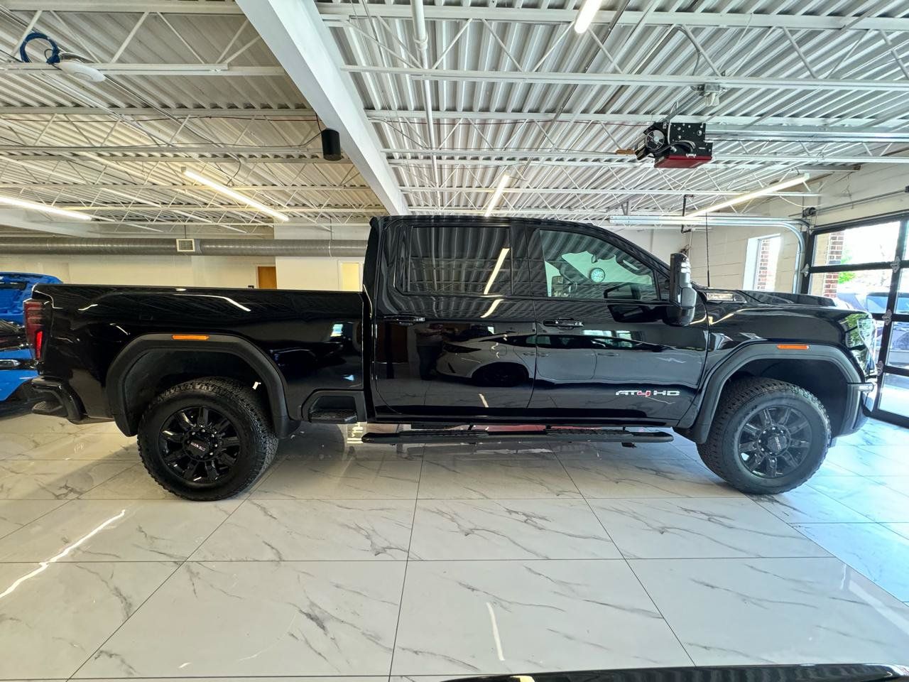 Used 2024 GMC Sierra 2500 AT4 w/ Snow Plow Prep/Camper Package AWD/4WD image 4