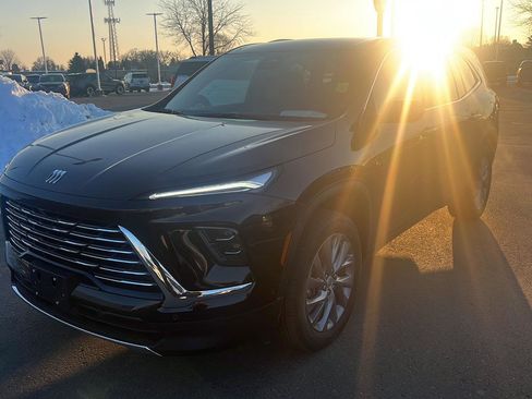 Used 2025 Buick Enclave Preferred w/ Super Cruise Package image 11