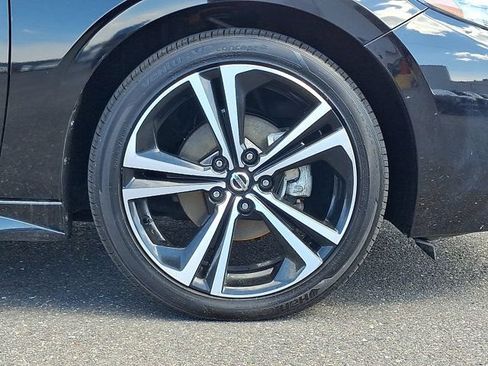 Used 2023 Nissan Sentra SR w/ Electronics Package FWD image 8