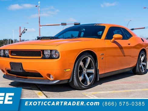 Used 2014 Dodge Challenger R/T RWD image 1