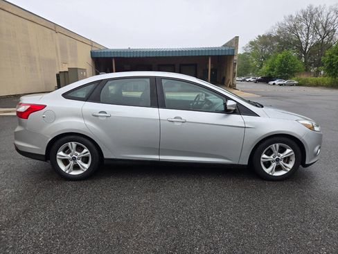 Used 2014 Ford Focus SE FWD image 12