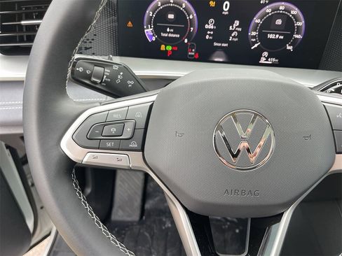 New 2026 Volkswagen Tiguan SE image 20