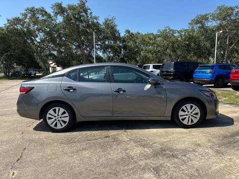 Used 2024 Nissan Sentra S FWD image 2