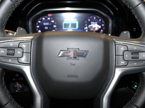 Used 2025 Chevrolet Silverado 1500 LT Trail Boss w/ Convenience Package II image 12