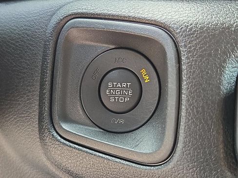 Used 2024 Jeep Wrangler Unlimited AWD/4WD image 22